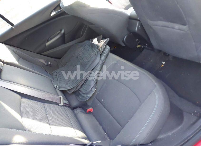 Photo 8 of 2017 Chevrolet Cruze LT AUTO (VIN 1G1BE5SM0H7119069)