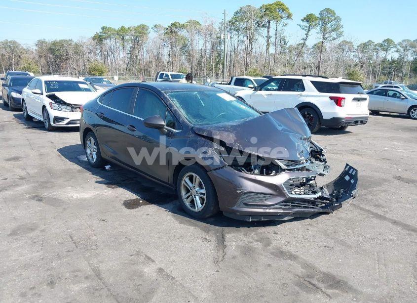 2017 Chevrolet Cruze LT AUTO (VIN 1G1BE5SM0H7125325) main photo