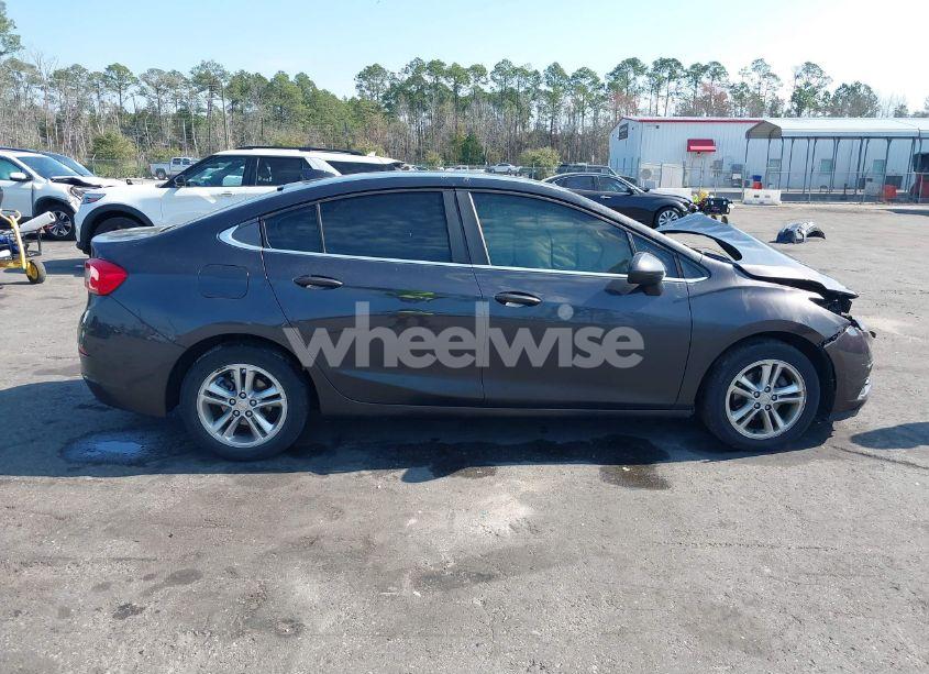 Photo 13 of 2017 Chevrolet Cruze LT AUTO (VIN 1G1BE5SM0H7125325)