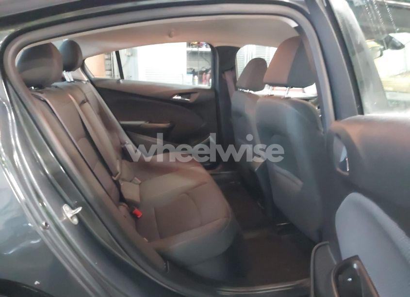 Photo 8 of 2017 Chevrolet Cruze LT AUTO (VIN 1G1BE5SM0H7126846)