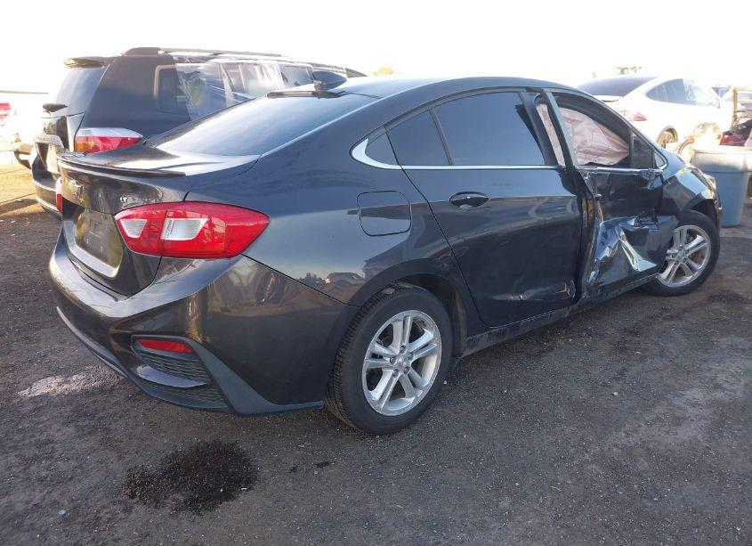 Photo 4 of 2017 Chevrolet Cruze LT AUTO (VIN 1G1BE5SM0H7132744)