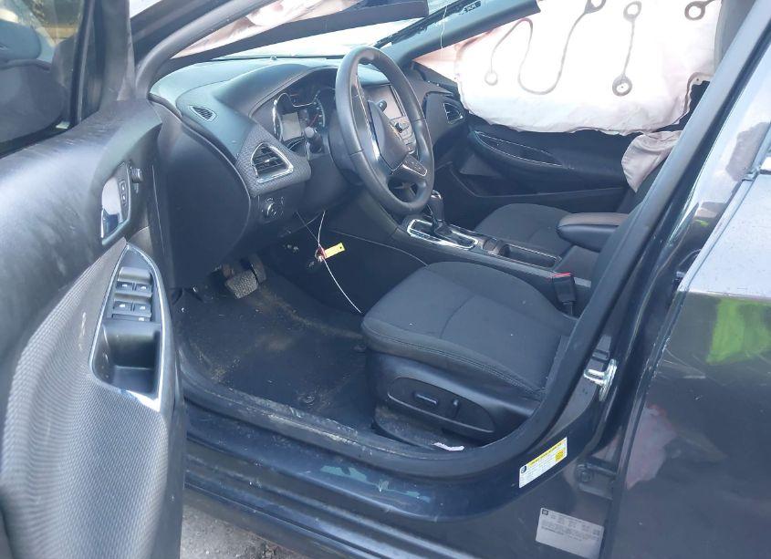 Photo 5 of 2017 Chevrolet Cruze LT AUTO (VIN 1G1BE5SM0H7132744)