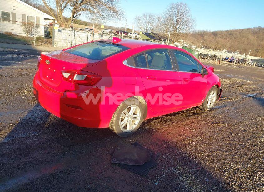 Photo 4 of 2017 Chevrolet Cruze LT AUTO (VIN 1G1BE5SM0H7141850)