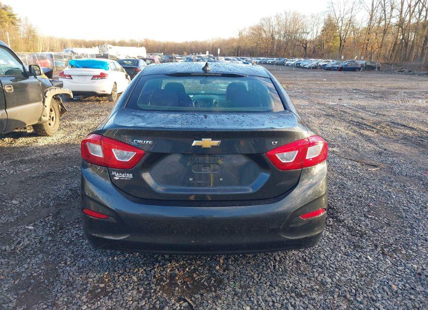 Photo 16 of 2017 Chevrolet Cruze LT AUTO (VIN 1G1BE5SM0H7147292)