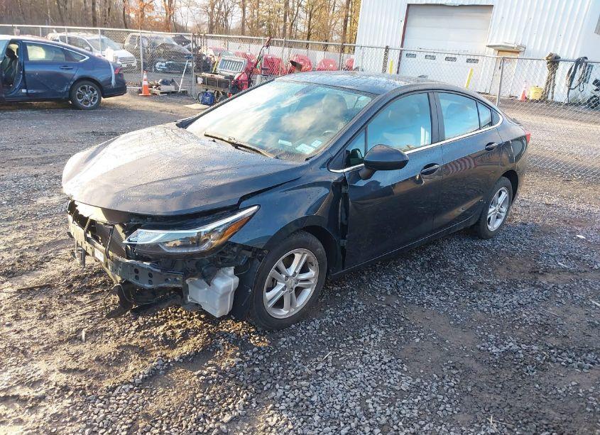 Photo 2 of 2017 Chevrolet Cruze LT AUTO (VIN 1G1BE5SM0H7147292)