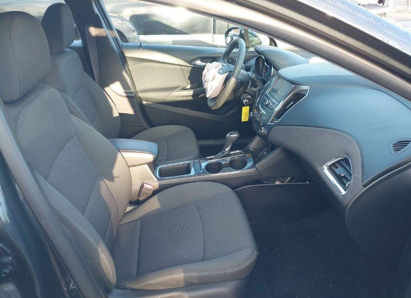 Photo 5 of 2017 Chevrolet Cruze LT AUTO (VIN 1G1BE5SM0H7147292)