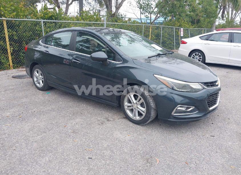 2017 Chevrolet Cruze LT AUTO (VIN 1G1BE5SM0H7149897) main photo