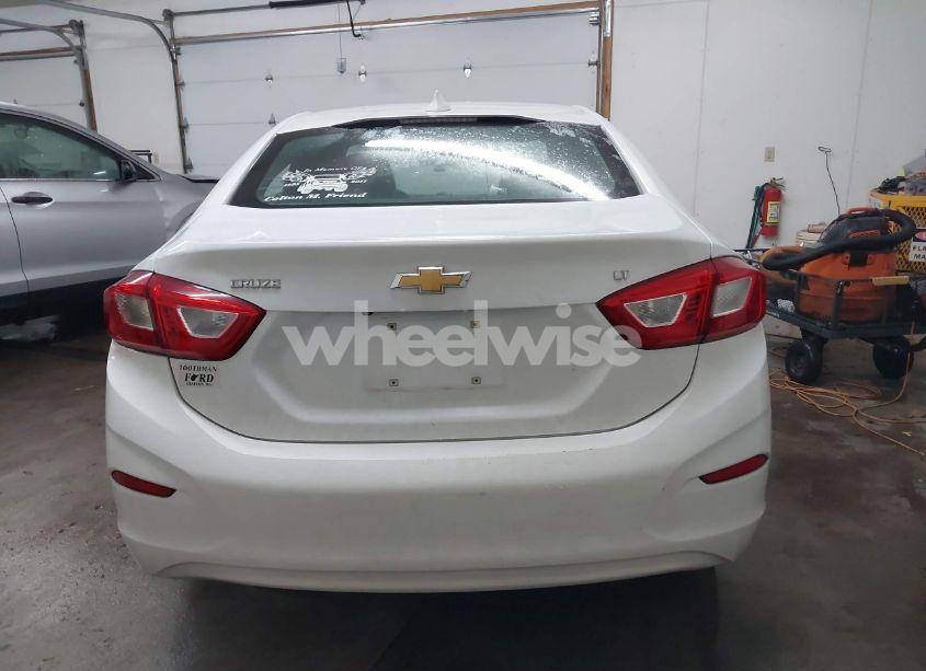 Photo 17 of 2017 Chevrolet Cruze LT AUTO (VIN 1G1BE5SM0H7150631)