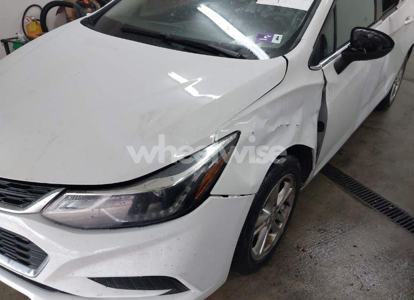 Photo 6 of 2017 Chevrolet Cruze LT AUTO (VIN 1G1BE5SM0H7150631)