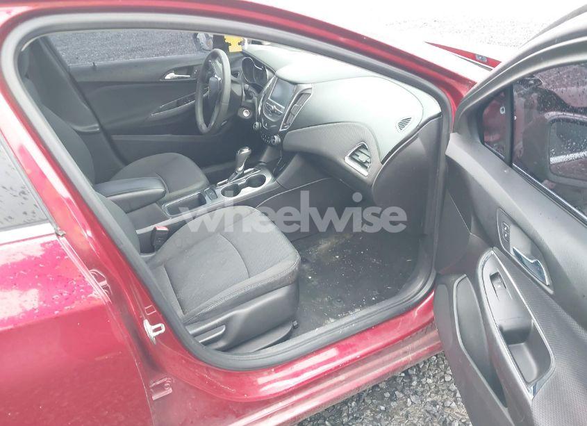 Photo 5 of 2017 Chevrolet Cruze LT AUTO (VIN 1G1BE5SM0H7172046)