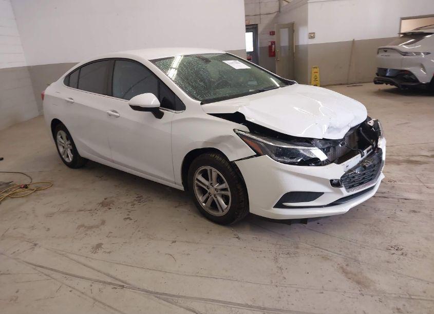 2017 Chevrolet Cruze LT AUTO (VIN 1G1BE5SM0H7186156) main photo