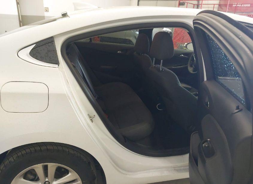 Photo 8 of 2017 Chevrolet Cruze LT AUTO (VIN 1G1BE5SM0H7186156)