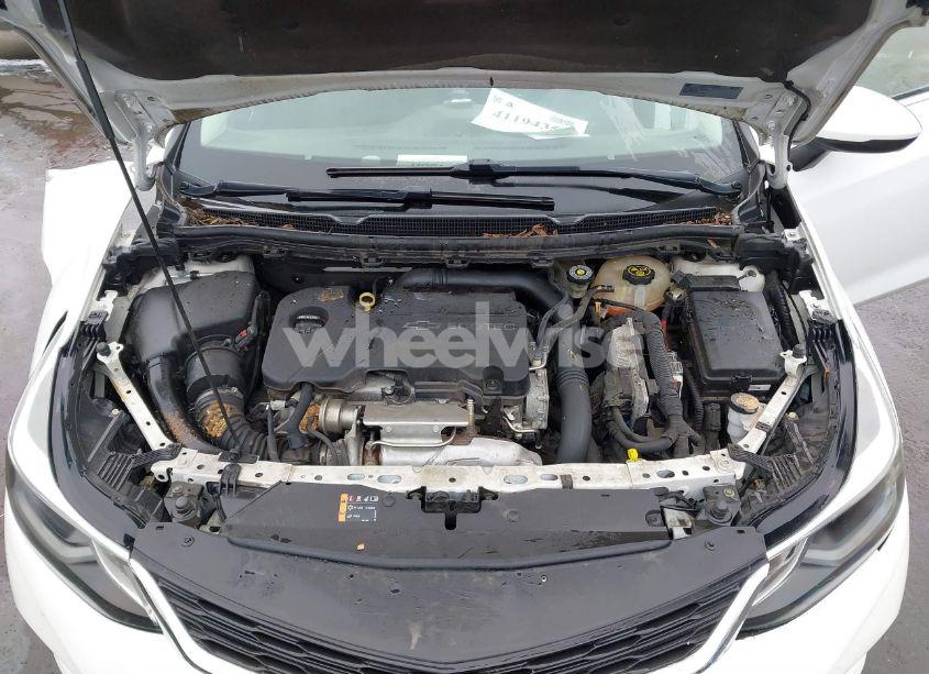 Photo 10 of 2017 Chevrolet Cruze LT AUTO (VIN 1G1BE5SM0H7186626)