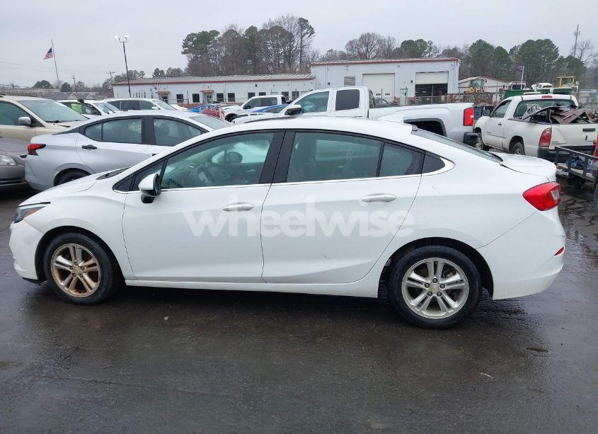 Photo 14 of 2017 Chevrolet Cruze LT AUTO (VIN 1G1BE5SM0H7186626)