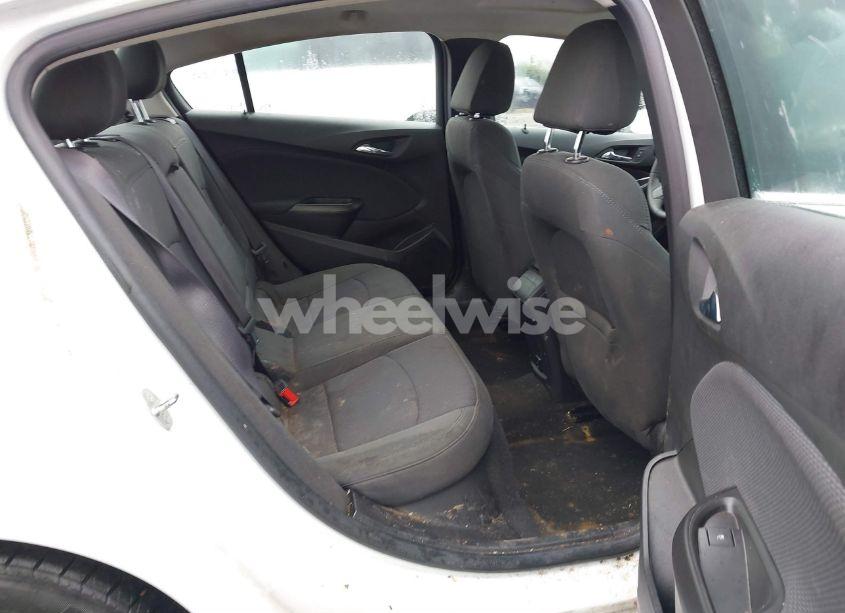 Photo 8 of 2017 Chevrolet Cruze LT AUTO (VIN 1G1BE5SM0H7186626)