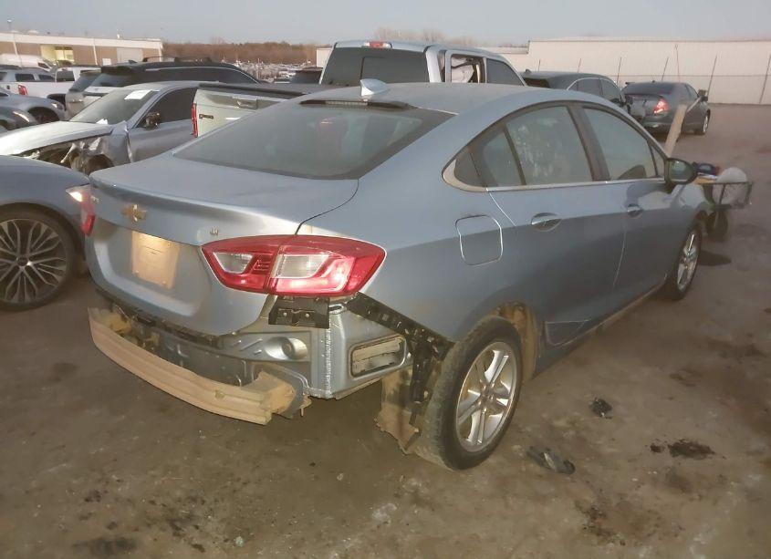 Photo 4 of 2017 Chevrolet Cruze LT AUTO (VIN 1G1BE5SM0H7189316)