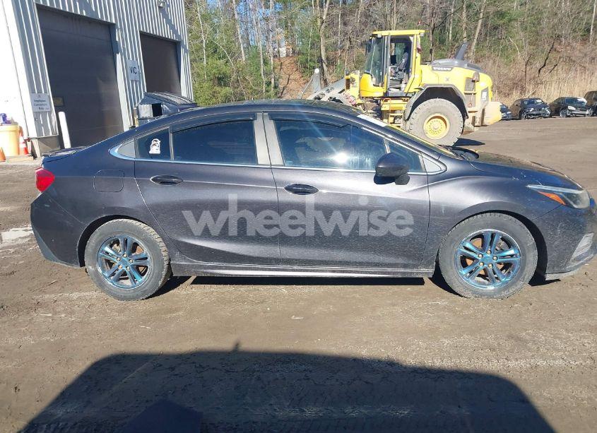 Photo 13 of 2017 Chevrolet Cruze LT AUTO (VIN 1G1BE5SM0H7219348)