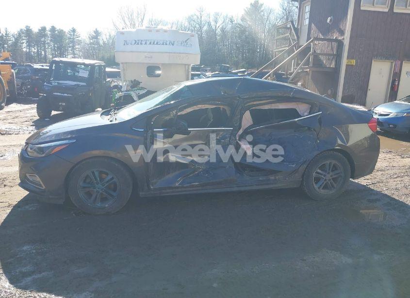 Photo 14 of 2017 Chevrolet Cruze LT AUTO (VIN 1G1BE5SM0H7219348)