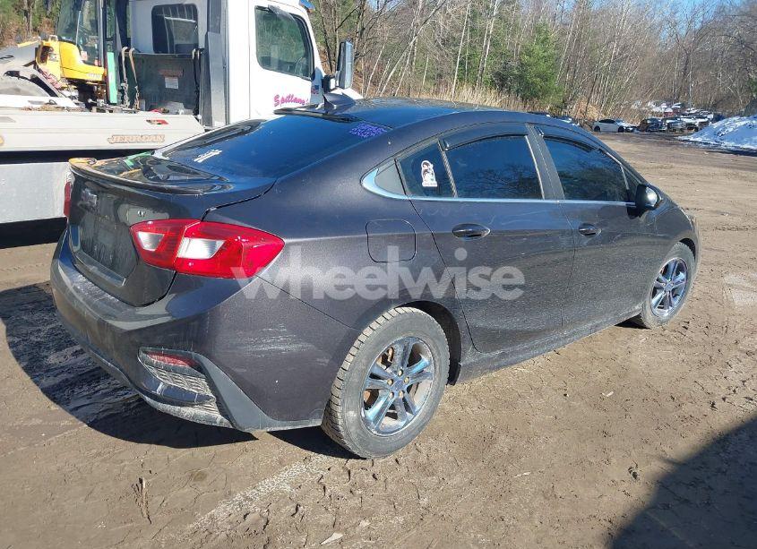 Photo 4 of 2017 Chevrolet Cruze LT AUTO (VIN 1G1BE5SM0H7219348)