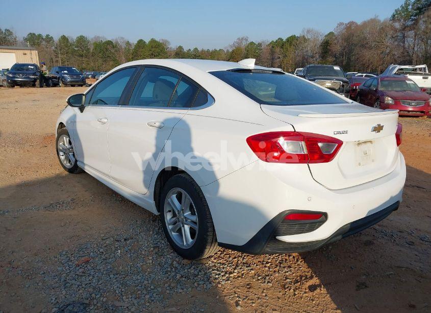 Photo 3 of 2017 Chevrolet Cruze LT AUTO (VIN 1G1BE5SM0H7235078)