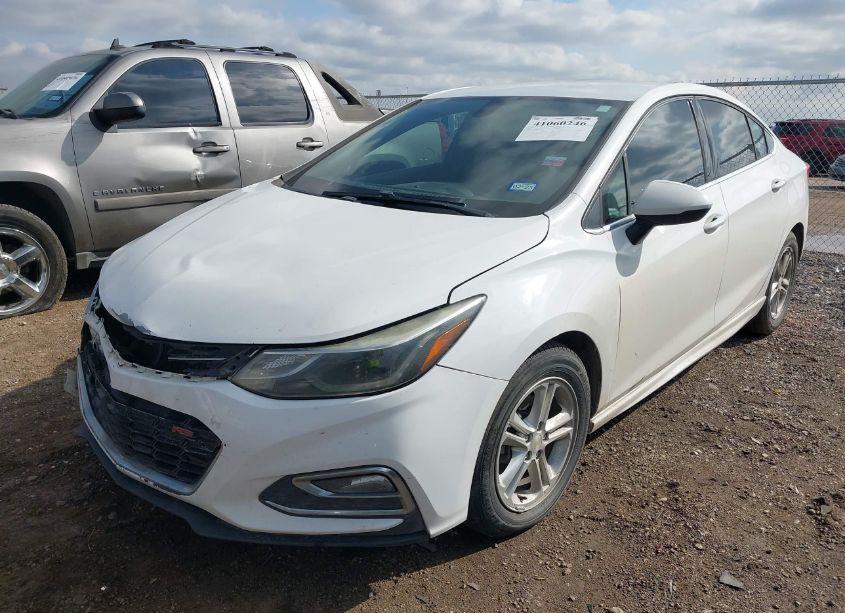 Photo 2 of 2017 Chevrolet Cruze LT AUTO (VIN 1G1BE5SM0H7247568)