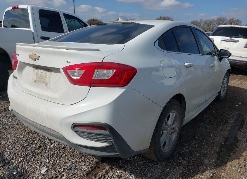 Photo 4 of 2017 Chevrolet Cruze LT AUTO (VIN 1G1BE5SM0H7247568)