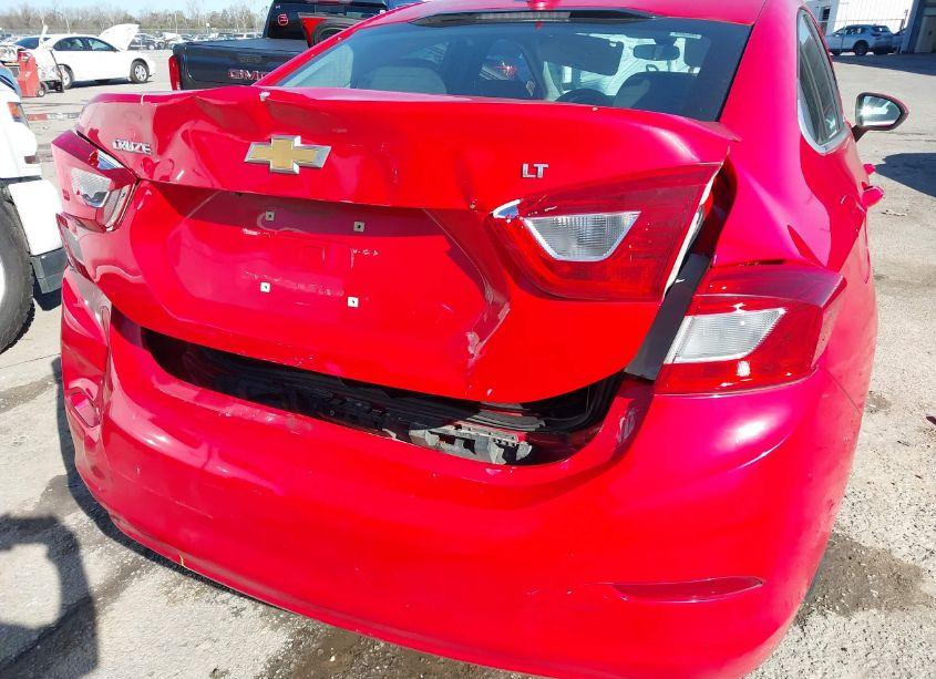 Photo 6 of 2017 Chevrolet Cruze LT AUTO (VIN 1G1BE5SM0H7254018)