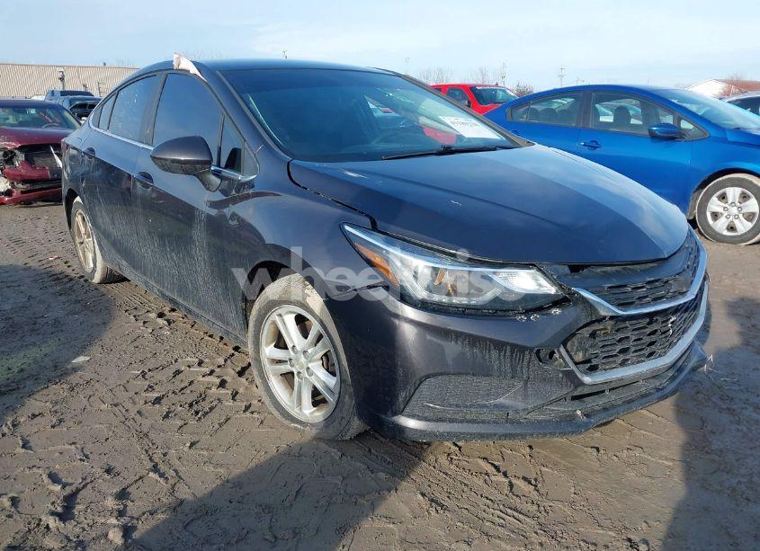 2017 Chevrolet Cruze LT AUTO (VIN 1G1BE5SM0H7254410) main photo