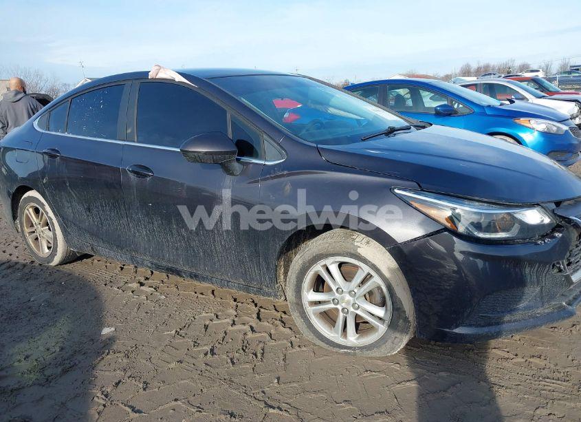 Photo 13 of 2017 Chevrolet Cruze LT AUTO (VIN 1G1BE5SM0H7254410)