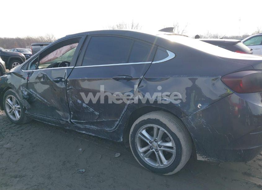 Photo 14 of 2017 Chevrolet Cruze LT AUTO (VIN 1G1BE5SM0H7254410)