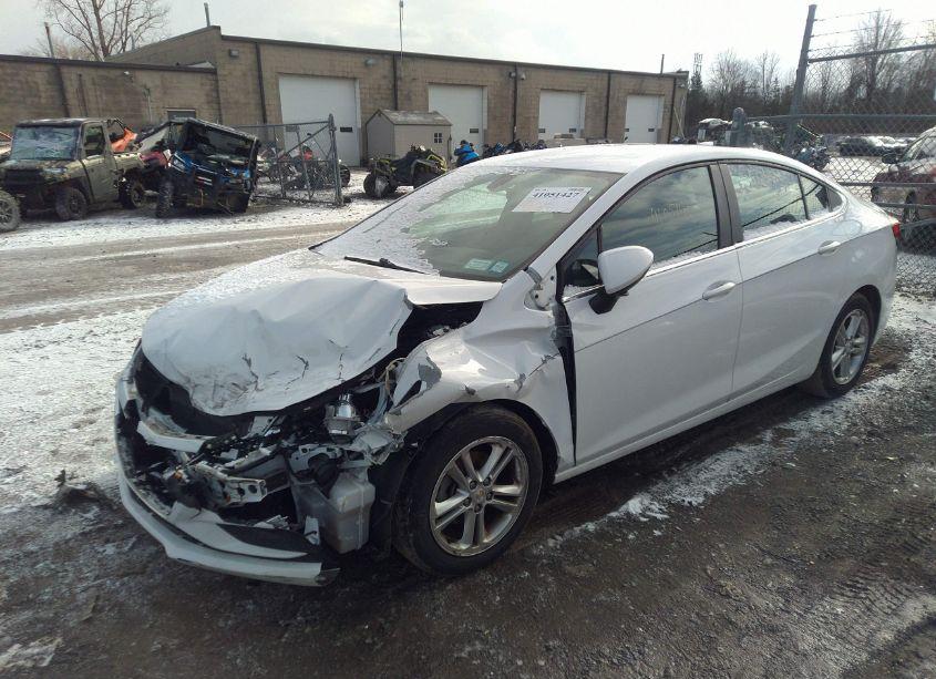 Photo 2 of 2017 Chevrolet Cruze LT AUTO (VIN 1G1BE5SM0H7256111)