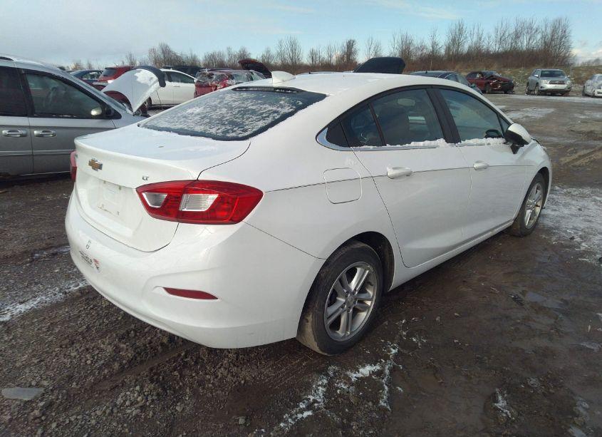 Photo 4 of 2017 Chevrolet Cruze LT AUTO (VIN 1G1BE5SM0H7256111)