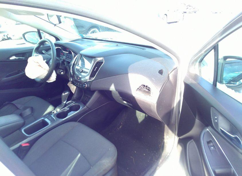 Photo 5 of 2017 Chevrolet Cruze LT AUTO (VIN 1G1BE5SM0H7256111)