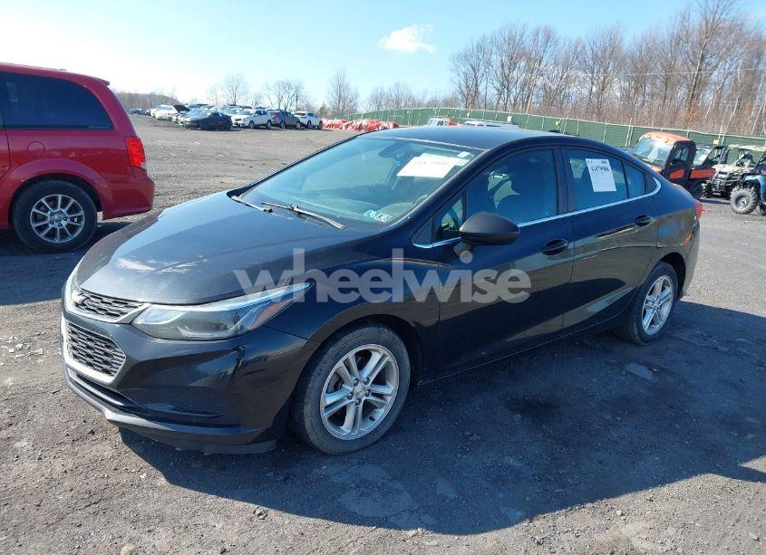 Photo 2 of 2017 Chevrolet Cruze LT AUTO (VIN 1G1BE5SM0H7259686)