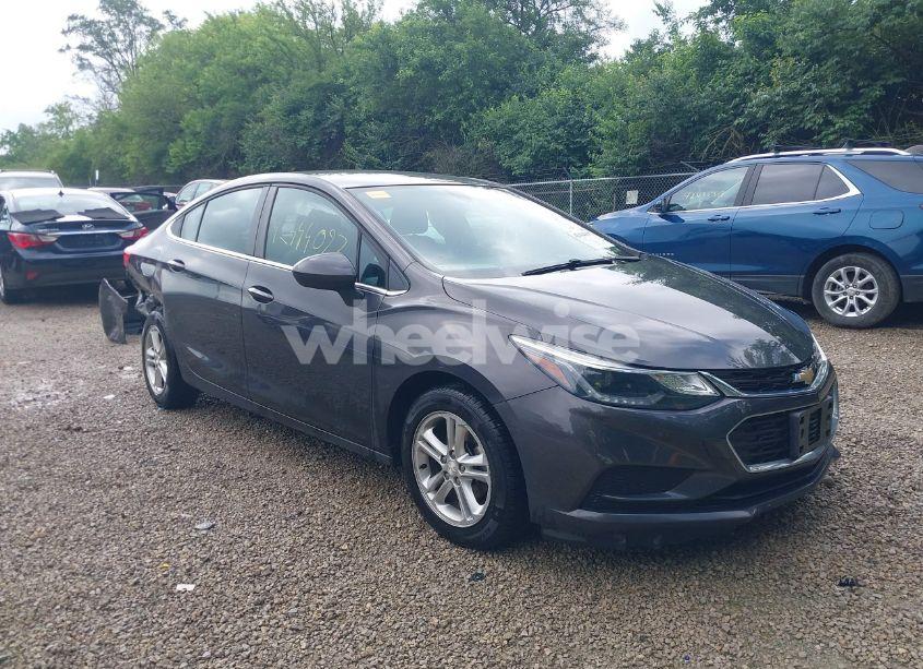 2017 Chevrolet Cruze LT AUTO (VIN 1G1BE5SM0H7263074) main photo