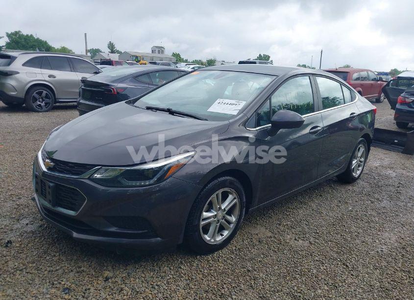 Photo 2 of 2017 Chevrolet Cruze LT AUTO (VIN 1G1BE5SM0H7263074)