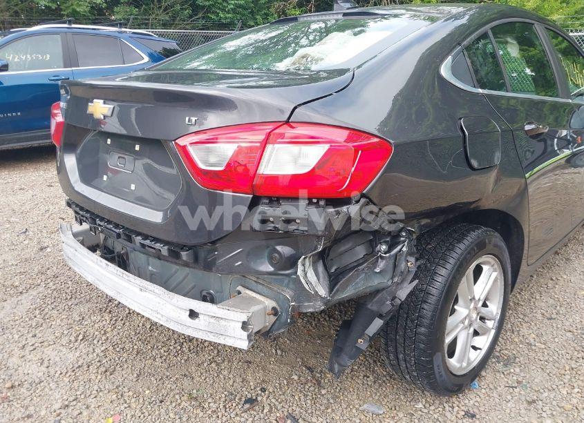 Photo 6 of 2017 Chevrolet Cruze LT AUTO (VIN 1G1BE5SM0H7263074)