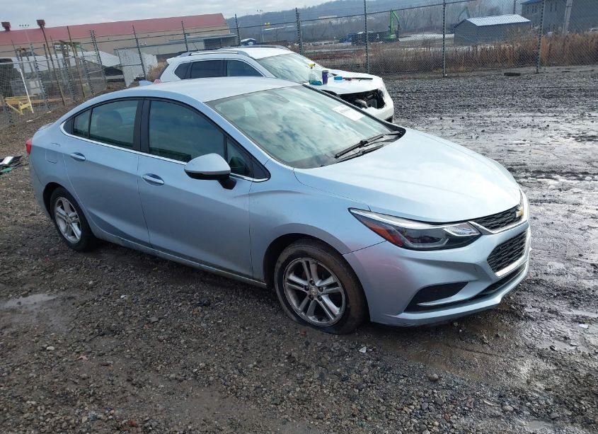 2017 Chevrolet Cruze LT AUTO (VIN 1G1BE5SM0H7275998) main photo