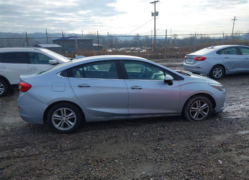 Photo 13 of 2017 Chevrolet Cruze LT AUTO (VIN 1G1BE5SM0H7275998)