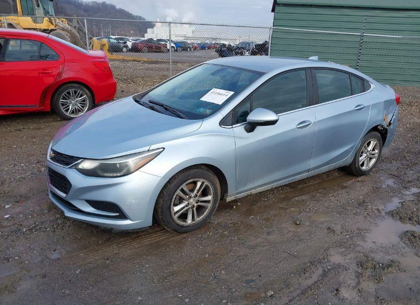 Photo 2 of 2017 Chevrolet Cruze LT AUTO (VIN 1G1BE5SM0H7275998)