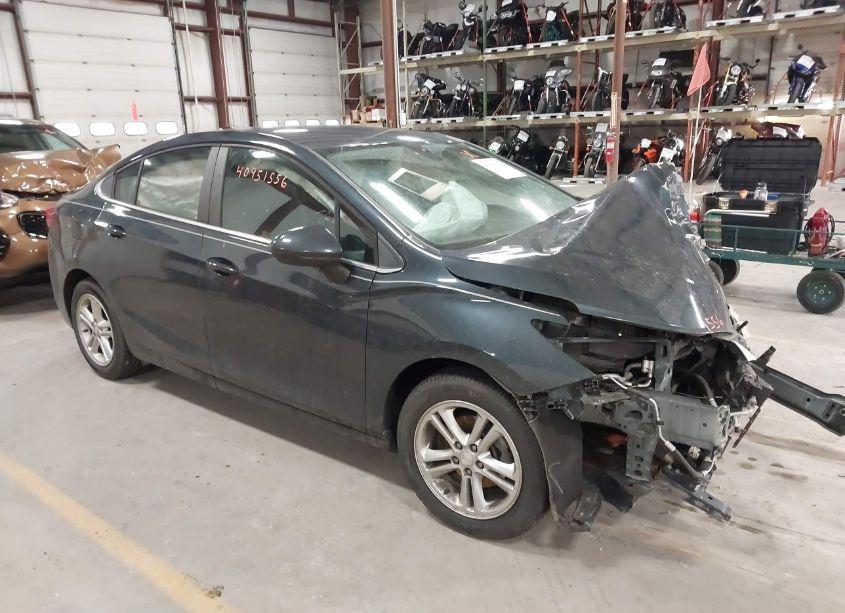 2017 Chevrolet Cruze LT AUTO (VIN 1G1BE5SM0H7280540) main photo