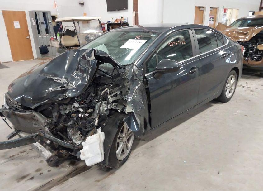 Photo 2 of 2017 Chevrolet Cruze LT AUTO (VIN 1G1BE5SM0H7280540)