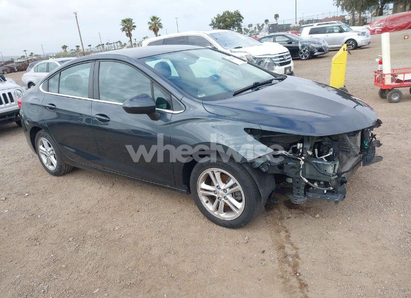 2018 Chevrolet Cruze LT AUTO (VIN 1G1BE5SM0J7107879) main photo