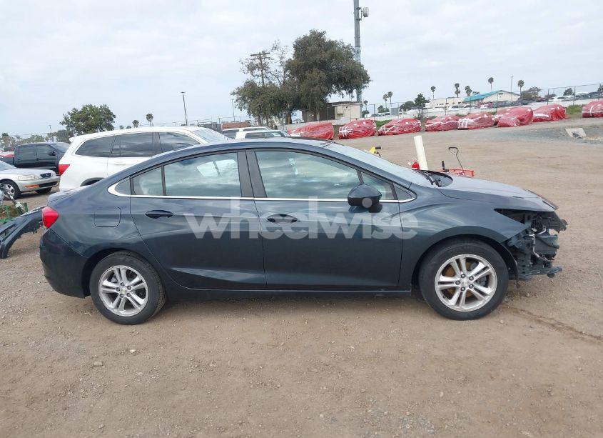 Photo 14 of 2018 Chevrolet Cruze LT AUTO (VIN 1G1BE5SM0J7107879)