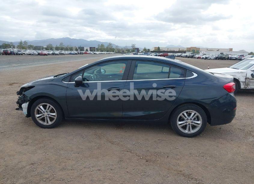 Photo 15 of 2018 Chevrolet Cruze LT AUTO (VIN 1G1BE5SM0J7107879)