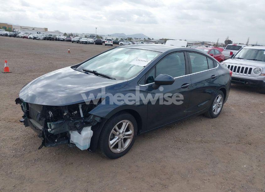 Photo 2 of 2018 Chevrolet Cruze LT AUTO (VIN 1G1BE5SM0J7107879)