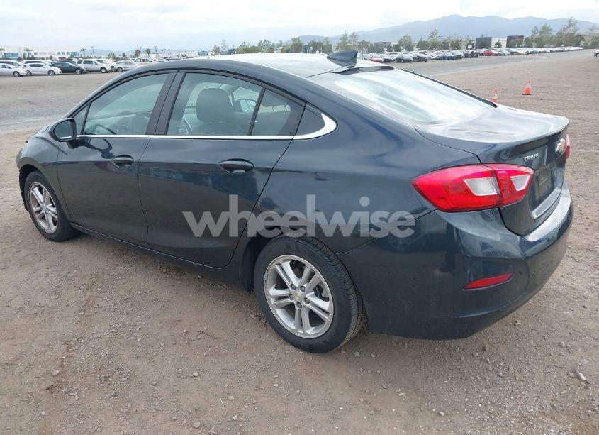 Photo 3 of 2018 Chevrolet Cruze LT AUTO (VIN 1G1BE5SM0J7107879)