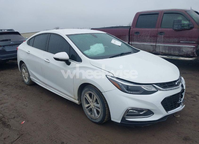 2018 Chevrolet Cruze LT AUTO (VIN 1G1BE5SM0J7114492) main photo