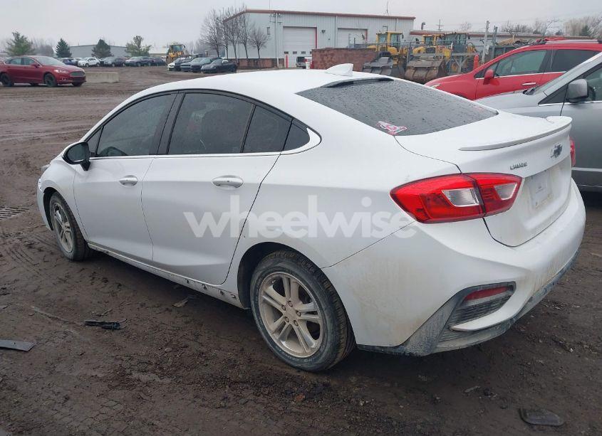 Photo 3 of 2018 Chevrolet Cruze LT AUTO (VIN 1G1BE5SM0J7114492)