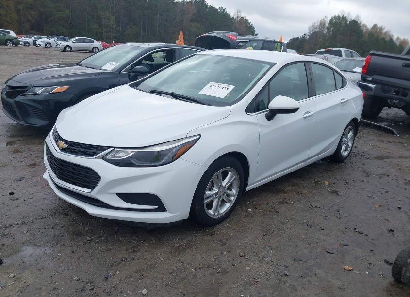 Photo 2 of 2018 Chevrolet Cruze LT AUTO (VIN 1G1BE5SM0J7120325)